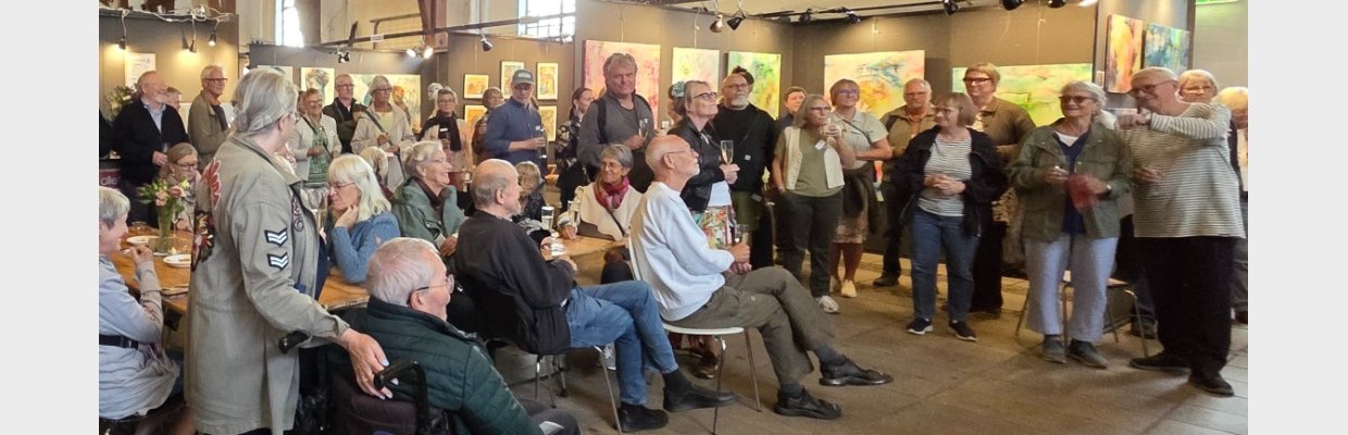 Lytter til &aring;bningstale